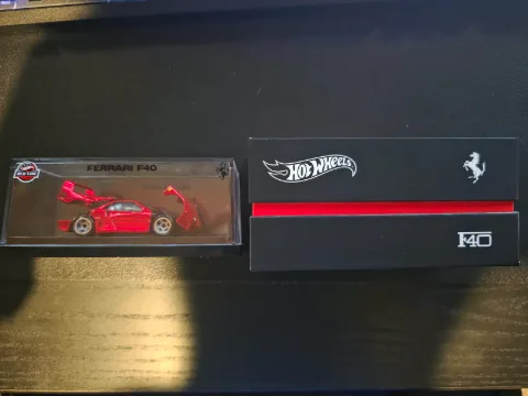 Hot Wheels Red Line Club Ferrari F40 · foto 1